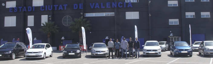 Levante Wagen hace entrega de la nueva flota de vehículos Volkswagen al Levante U.D.